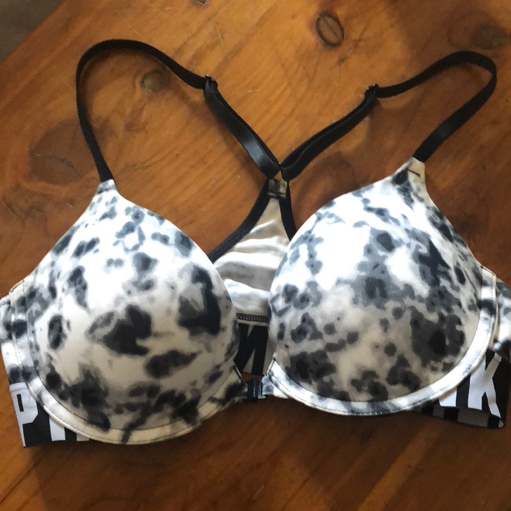 Victoria’s Secret Pink. Front closure push up bra.
